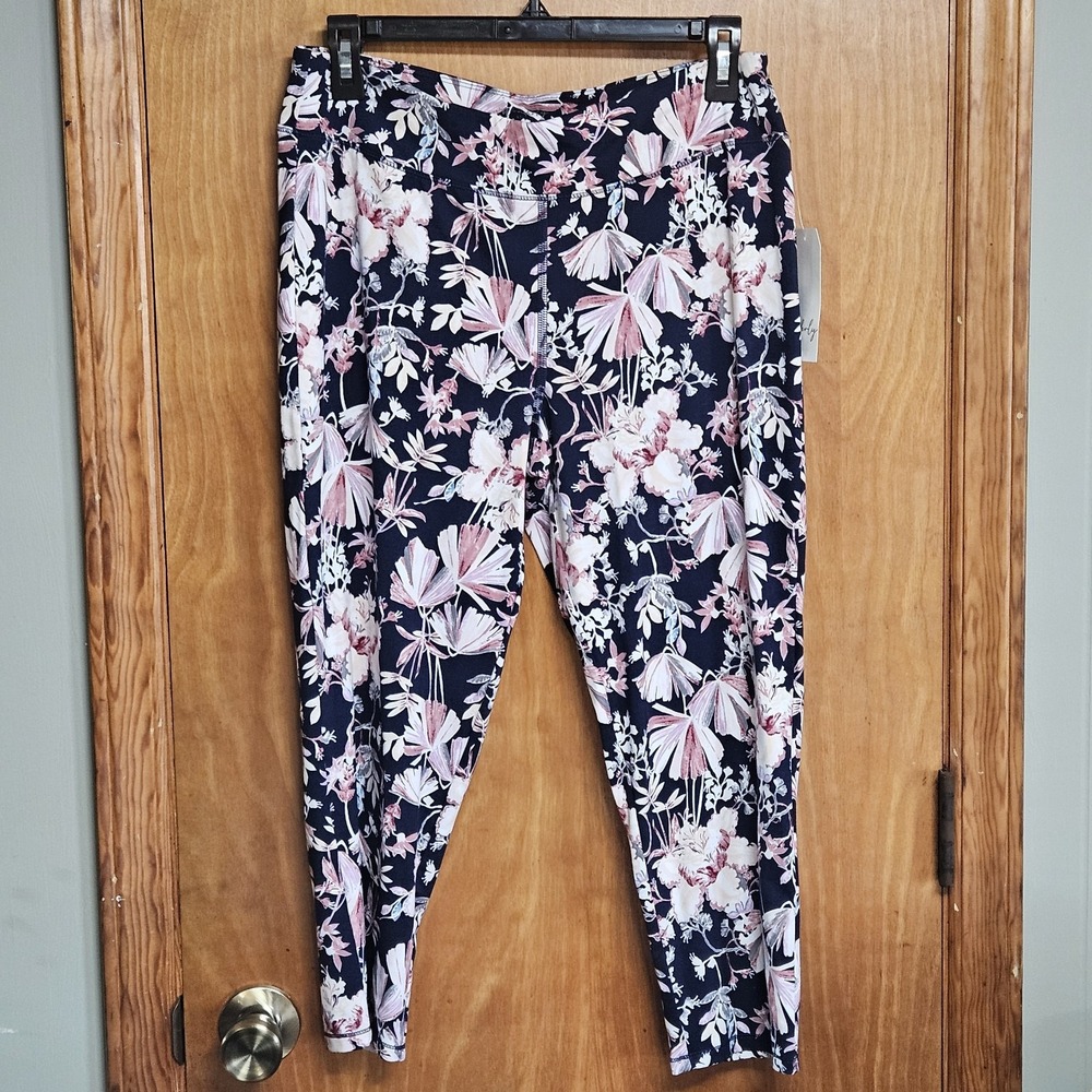 Wonderly Studio Women's Large Yummy Leggings New w/Tags Navy‎ Floral